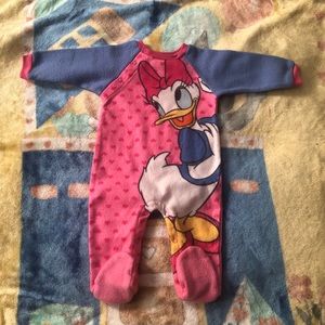 Disney Daisy on front 💗